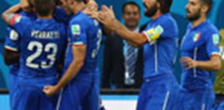 Ore 18, tutti davanti alla tv: l’Italia tifa per gli Azzurri in campo contro la Costa Rica