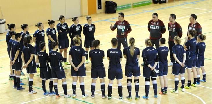 Primi allenamenti per le Azzurre a Novarello: lavoro in palestra e partitella in famiglia