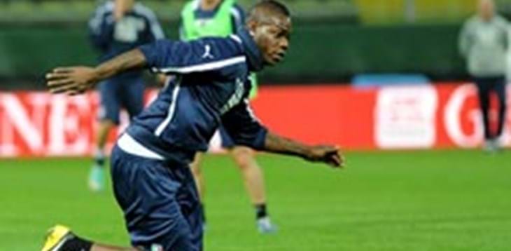 Balotelli e Ogbonna tornano a casa. Salta per maltempo l’allenamento di rifinitura