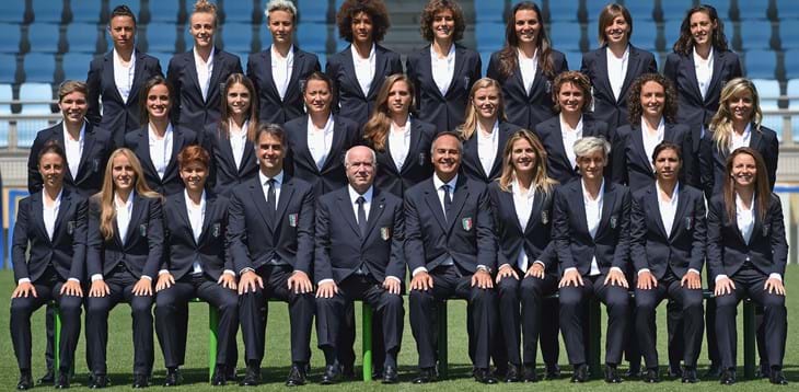 ‘Ermanno Scervino’ veste le Azzurre: a Coverciano la foto ufficiale con le nuove divise