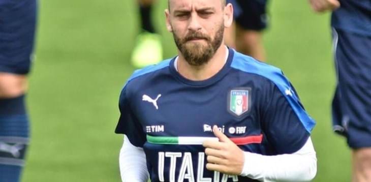 De Rossi lascia il ritiro. Nel pomeriggio allenamento allo Stadio ‘San Nicola’