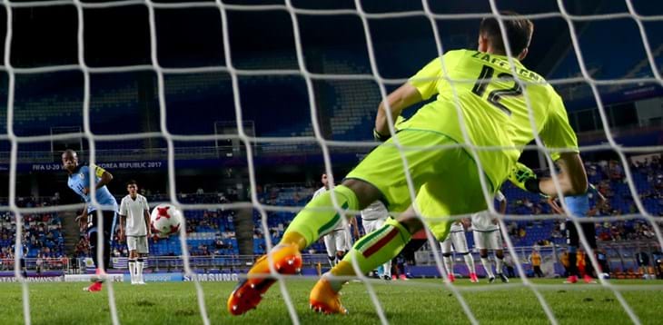 Amaral castiga l'Italia che perde di misura il match d’esordio con l'Uruguay