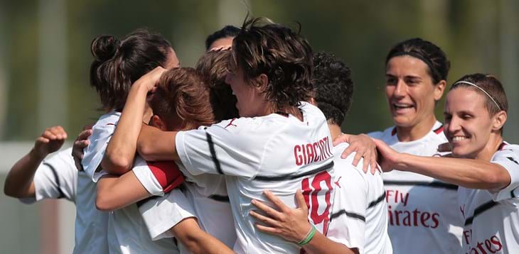 Prova di forza del Milan contro il Sassuolo: 5 gol e 3 punti in dieci. Rossonere di nuovo seconde
