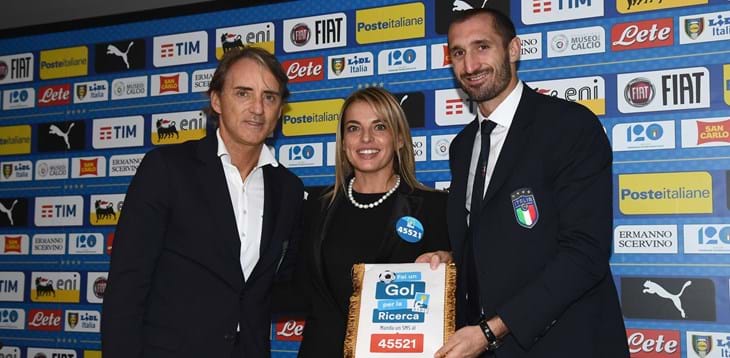 La maglia autografata di Giorgio Chiellini all’asta per la ricerca contro il cancro