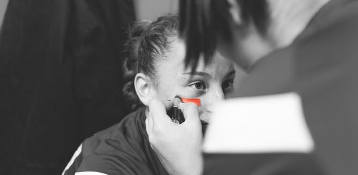 Under 15 Femminile: un segno rosso sul viso contro la violenza sulle donne