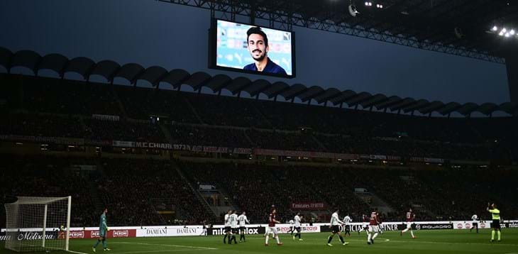 Un anno senza Davide Astori: lacrime e commozione su tutti i campi di calcio