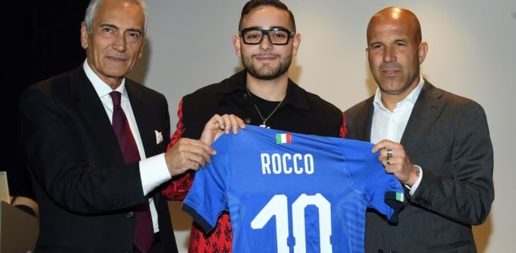 Written and sung by Rocco Hunt, 'Benvenuti in Italy' is the song that will accompany the Azzurrini during the European Championship
