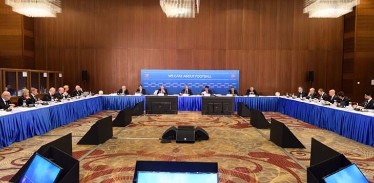 L’Esecutivo UEFA chiede a FIFA e IFAB di rivedere il protocollo di gestione dei traumi cranici