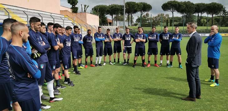 National Team Head Coach Roberto Mancini pays the Azzurrini a visit in Formello