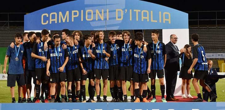 Milan, Napoli e Genoa le grandi favorite, sfida aperta tra Roma e Fiorentina