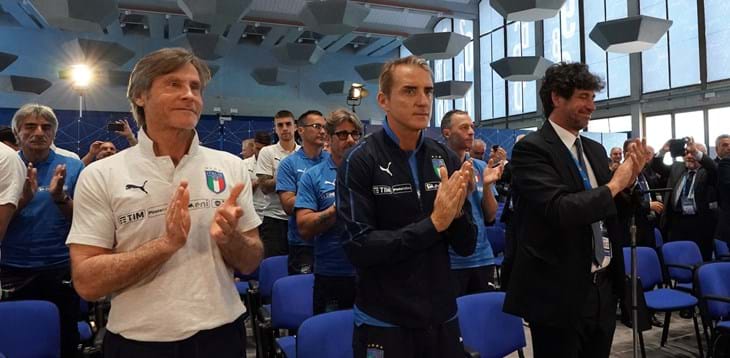 Gli Azzurri rendono omaggio all’Inno di Mameli. Mancini: “E’ il più bello del mondo”